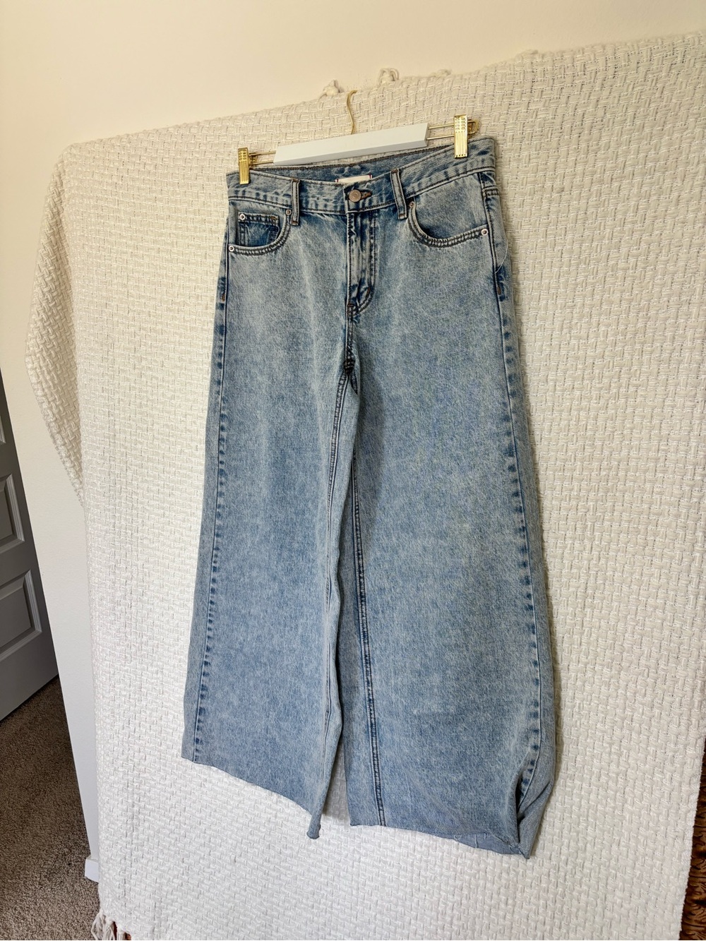 BDG Wide Leg Jeans ✨ - Picture 2 of 8